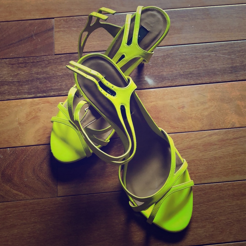 NWOT Ann Taylor Neon Yellow Heels